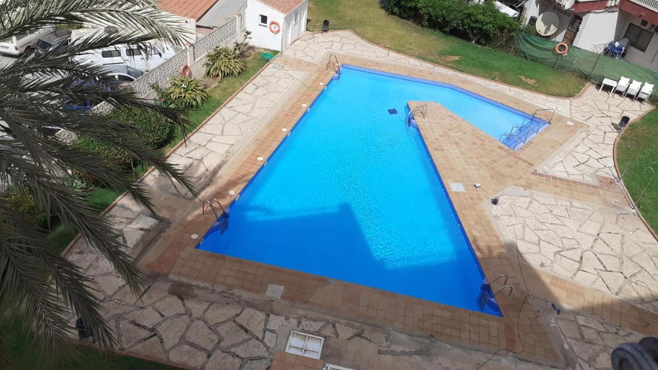 Amplío piso al lado de la playa en Nerja Apartamento Exterior foto