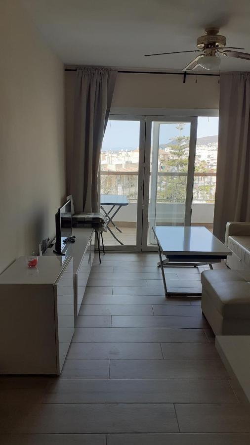 Amplío piso al lado de la playa en Nerja Apartamento Exterior foto
