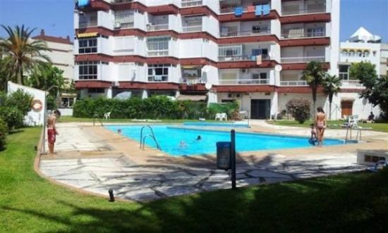 Amplío piso al lado de la playa en Nerja Apartamento Exterior foto