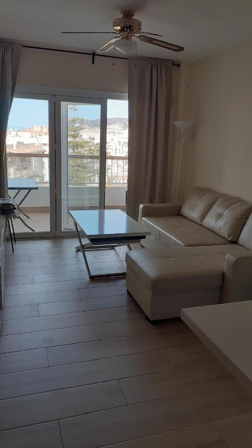 Amplío piso al lado de la playa en Nerja Apartamento Exterior foto