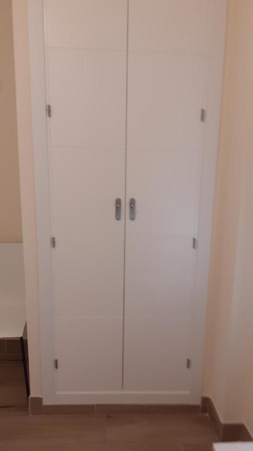 Amplío piso al lado de la playa en Nerja Apartamento Exterior foto