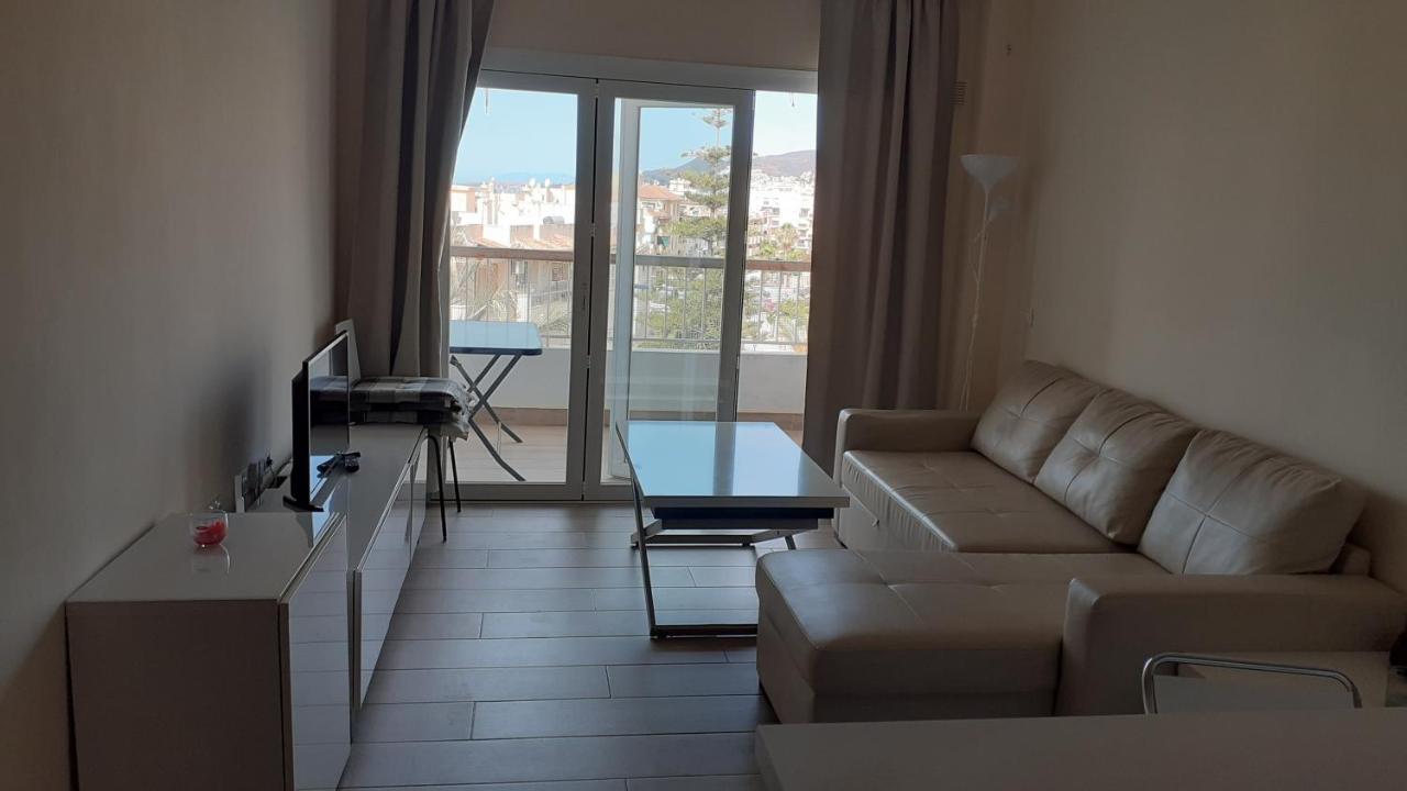 Amplío piso al lado de la playa en Nerja Apartamento Exterior foto