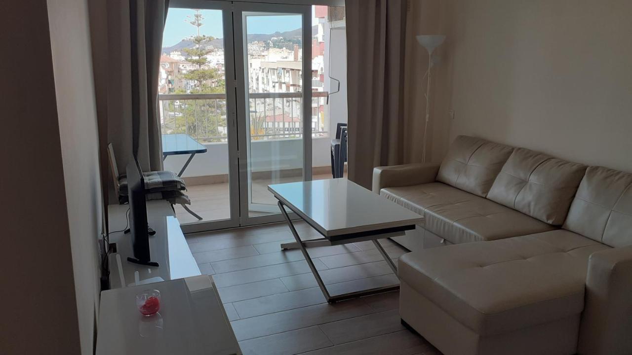 Amplío piso al lado de la playa en Nerja Apartamento Exterior foto